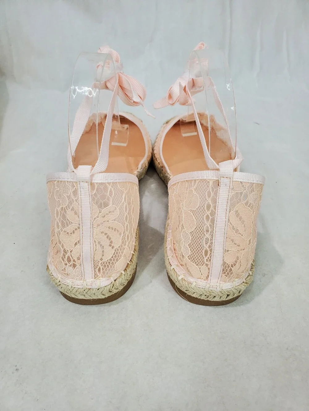 Badgley Mischka Espadrille flats Pink Lace Ankle Tie Girlie Feminine Dainty 8.5